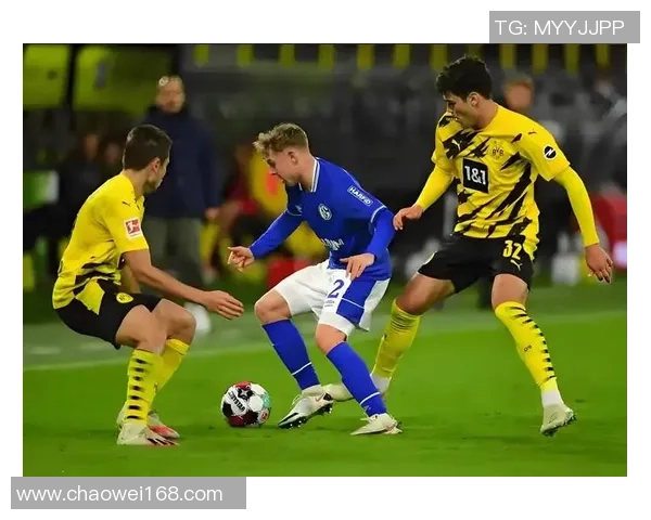 英超激战AC米兰狂胜那不勒斯点球大战引发全场狂欢