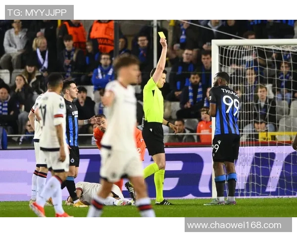 意甲激战：里昂险胜阿森纳4-3神扑引发争议判罚全场沸腾