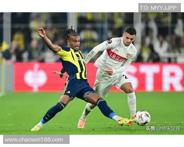 欧联杯精彩对决里昂大胜那不勒斯神奇扑救点燃全场激情